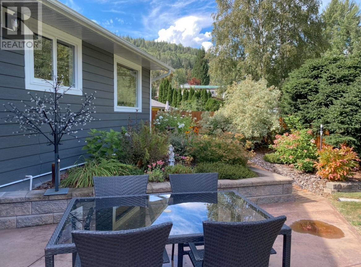 836 Burns Avenue, Warfield, BC V1R2G1