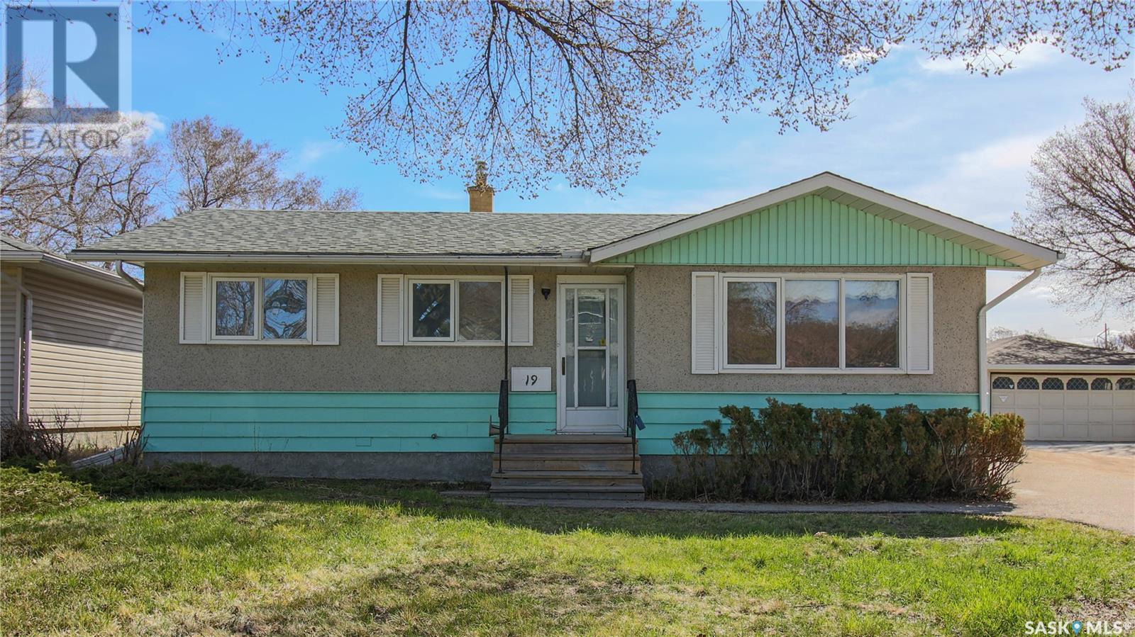 Property at 19 Merlin CRESCENT image 2
