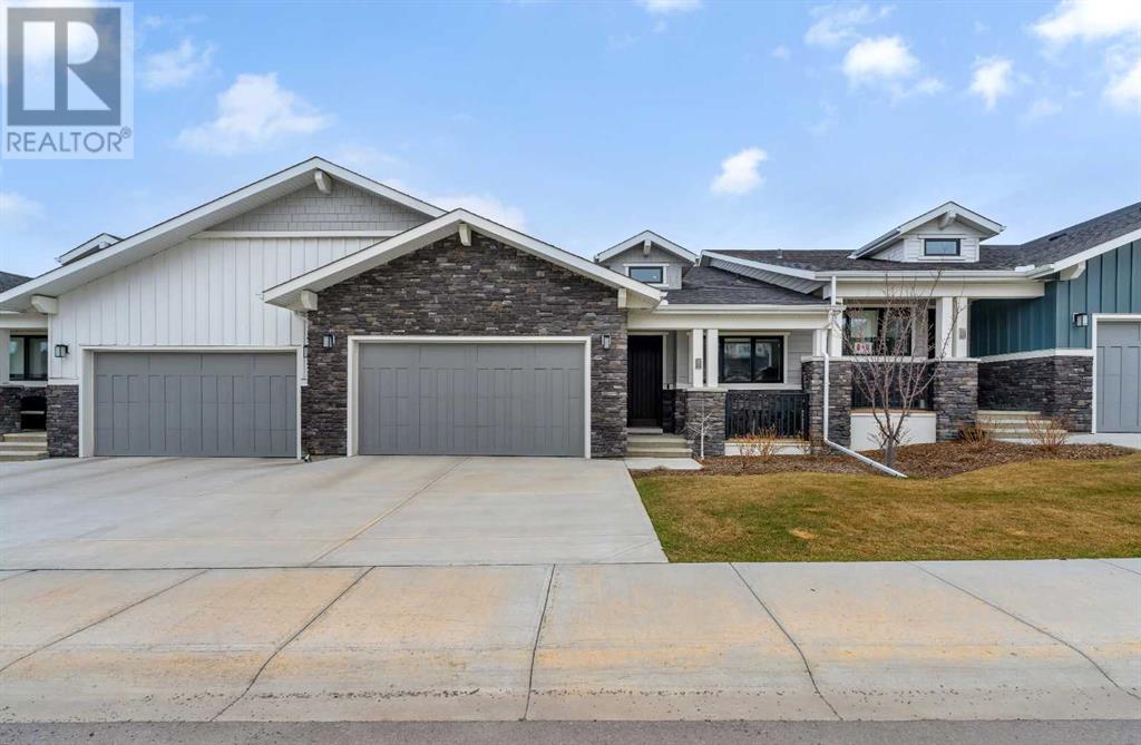 Property at 42 Crestridge Bay SW image 2