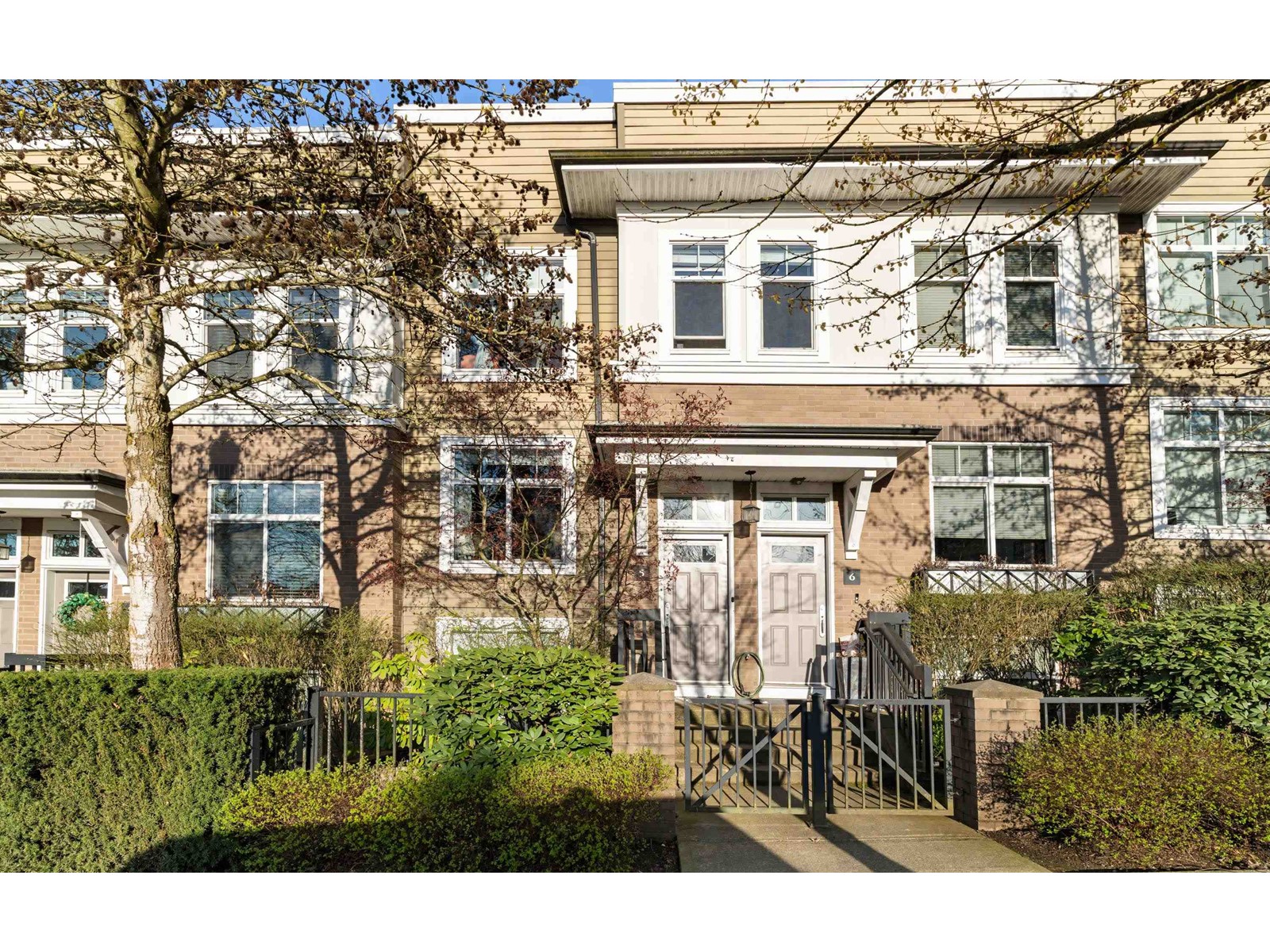 Property at 5 15833 26TH AVENUE image 1