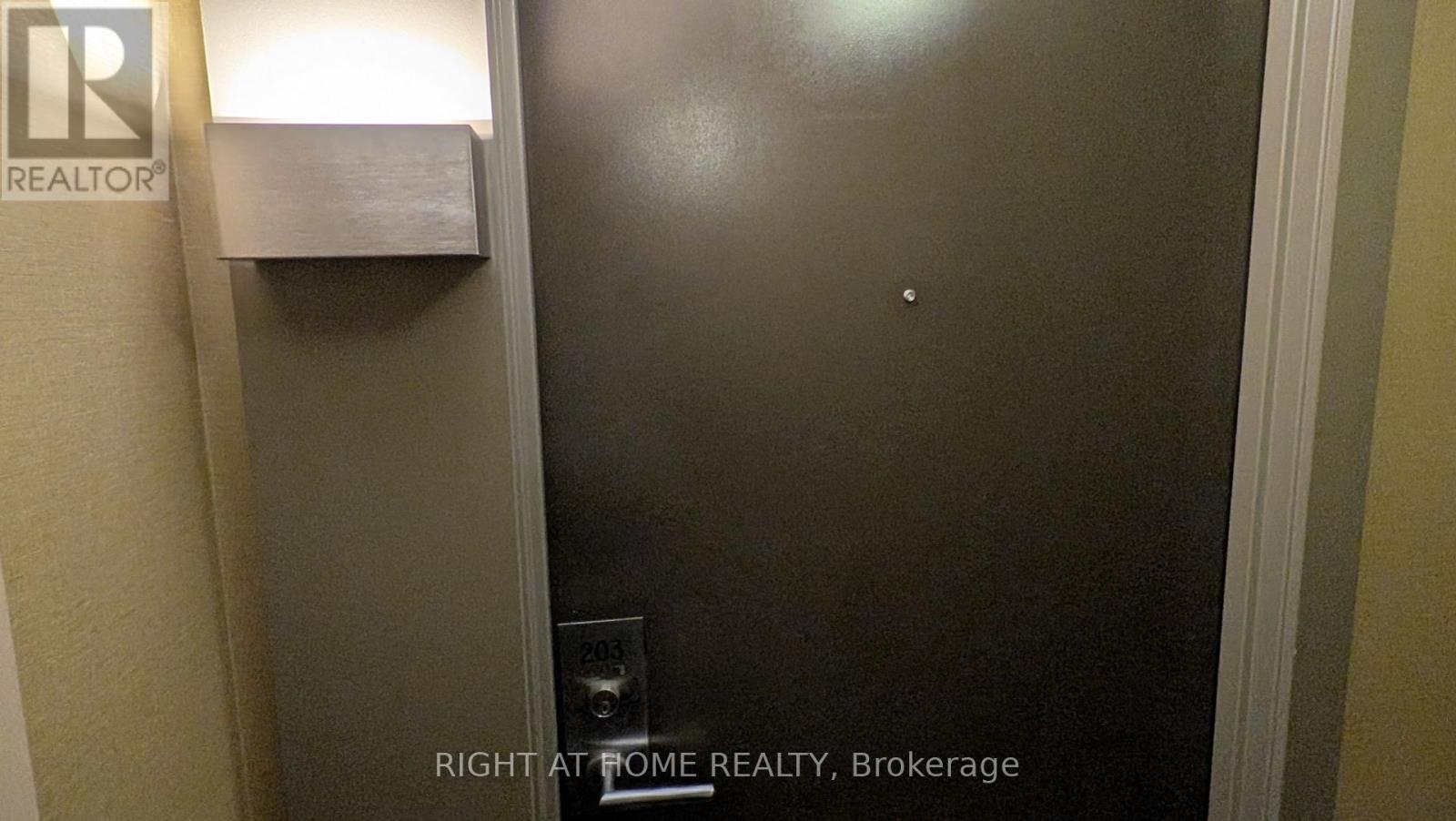 203 - 15 Zorra Street, Toronto, Ontario  M8Z 0C1 - Photo 5 - W12114367