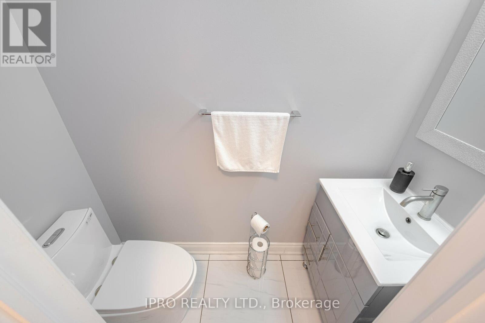 14 Valleywest Road, Brampton (Vales Of Castlemore), Ontario  L6P 2J9 - Photo 17 - W12114375