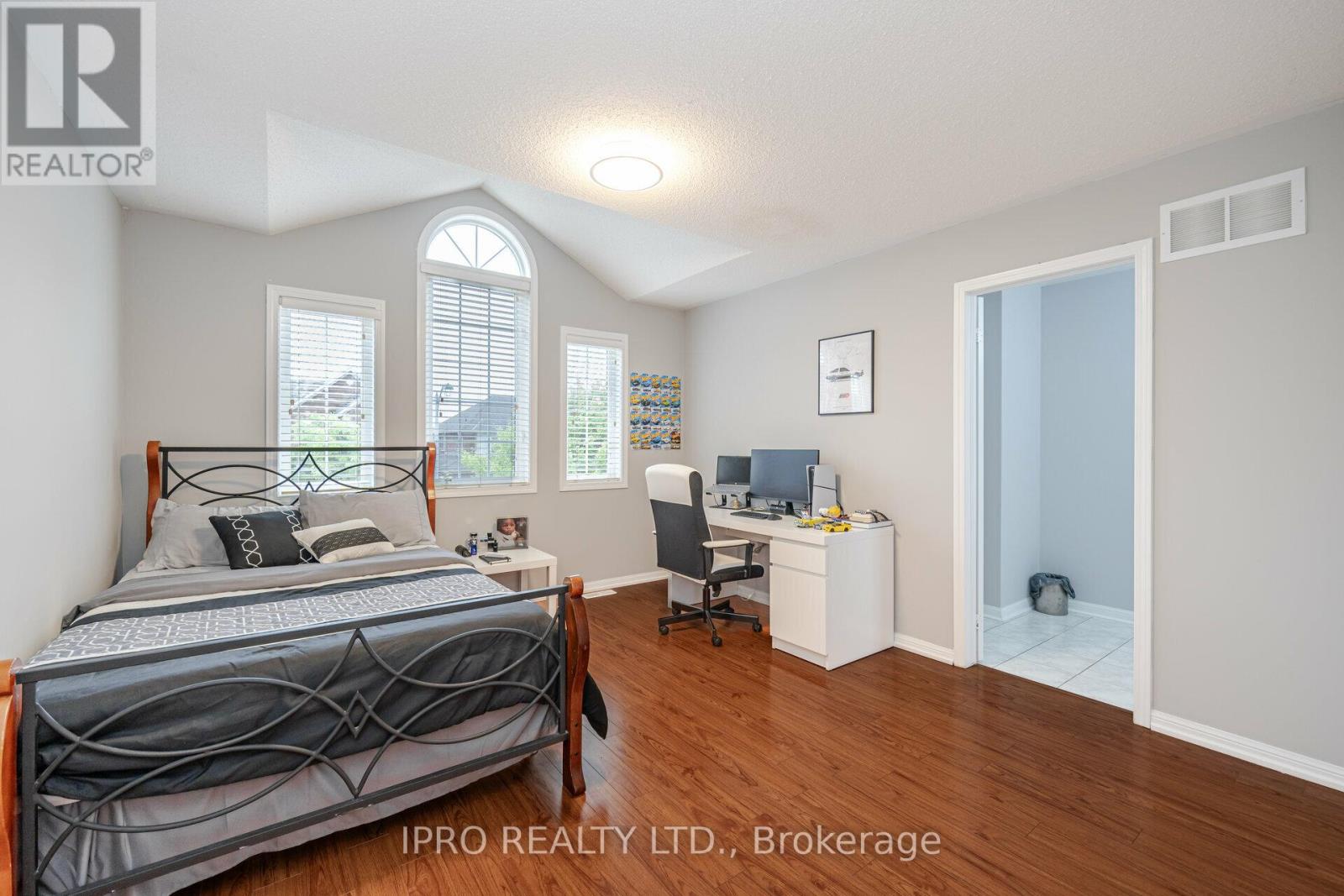 14 Valleywest Road, Brampton (Vales Of Castlemore), Ontario  L6P 2J9 - Photo 29 - W12114375