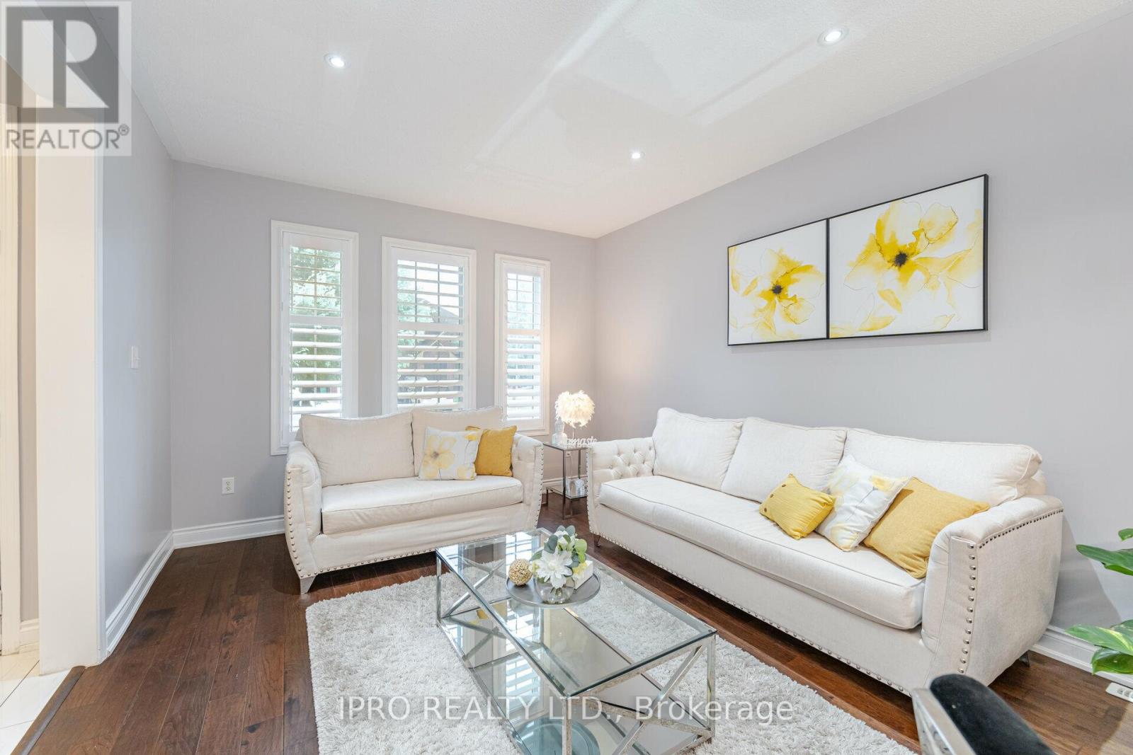 14 Valleywest Road, Brampton (Vales Of Castlemore), Ontario  L6P 2J9 - Photo 4 - W12114375