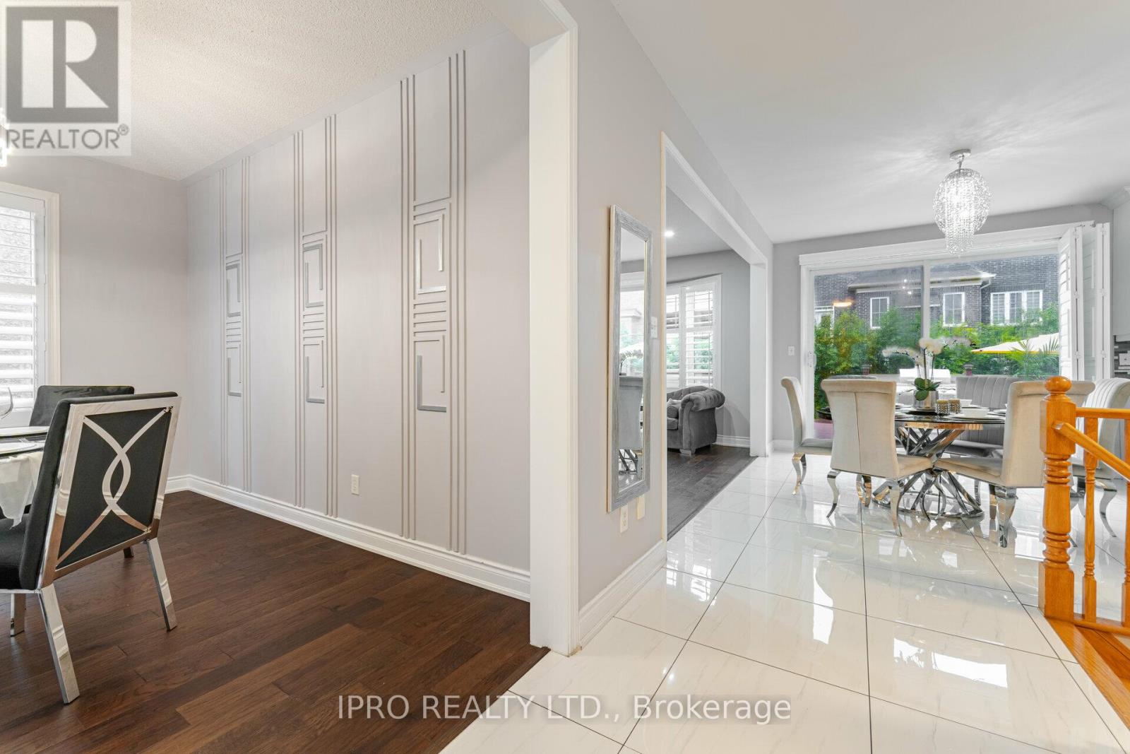 14 Valleywest Road, Brampton (Vales Of Castlemore), Ontario  L6P 2J9 - Photo 8 - W12114375