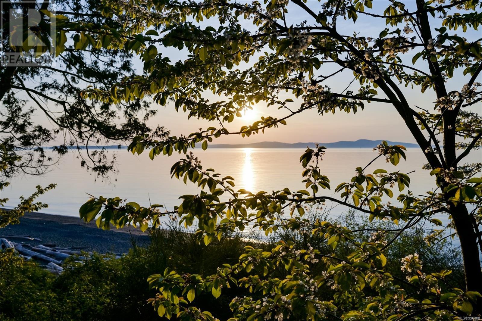 5153 Cordova Bay Rd, Saanich, British Columbia  V8Y 2K1 - Photo 16 - 996400