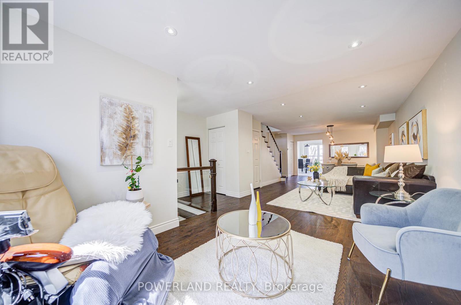 Property at 20 COATSWORTH CRESCENT image 4