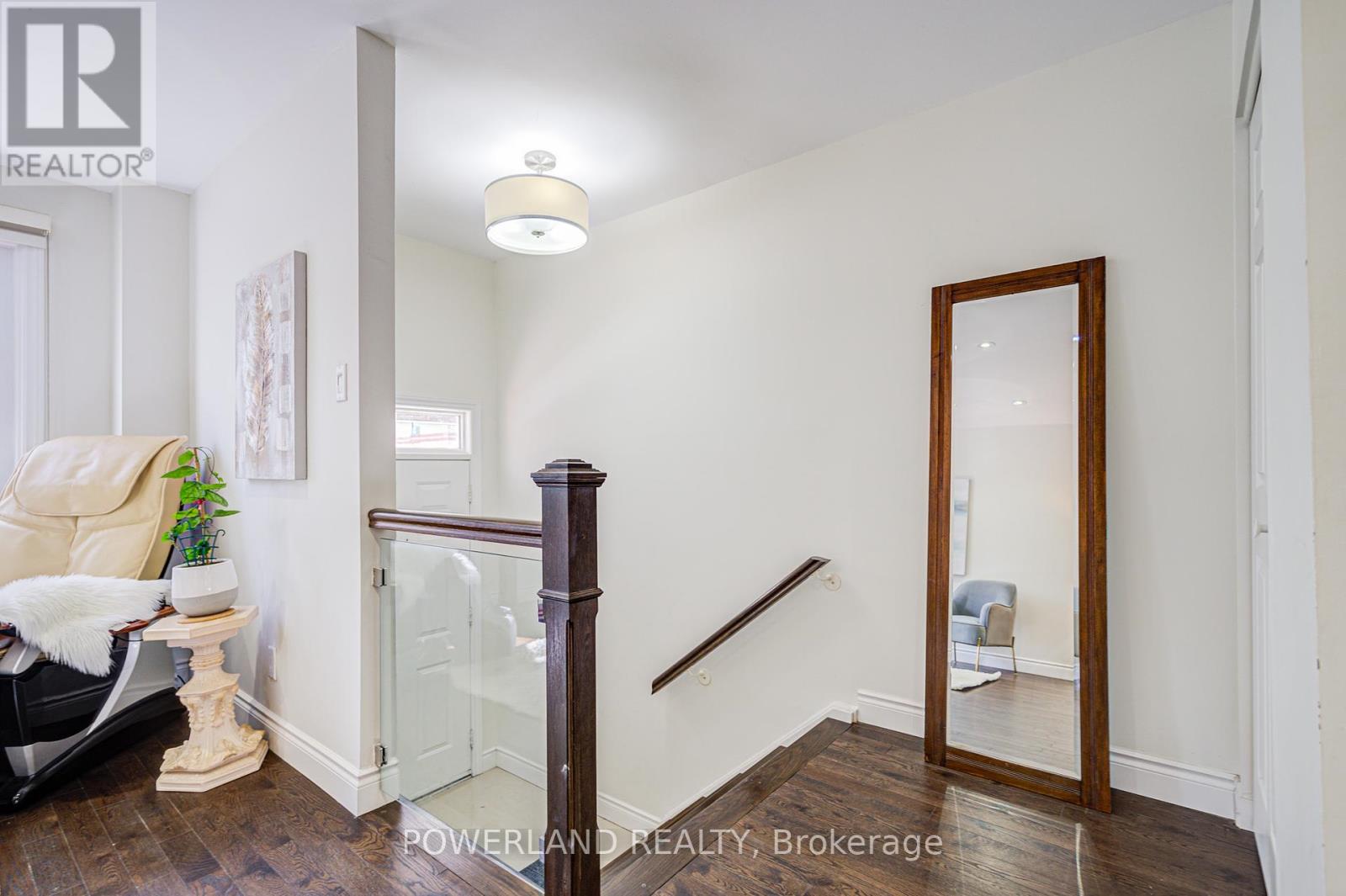 Property at 20 COATSWORTH CRESCENT image 5