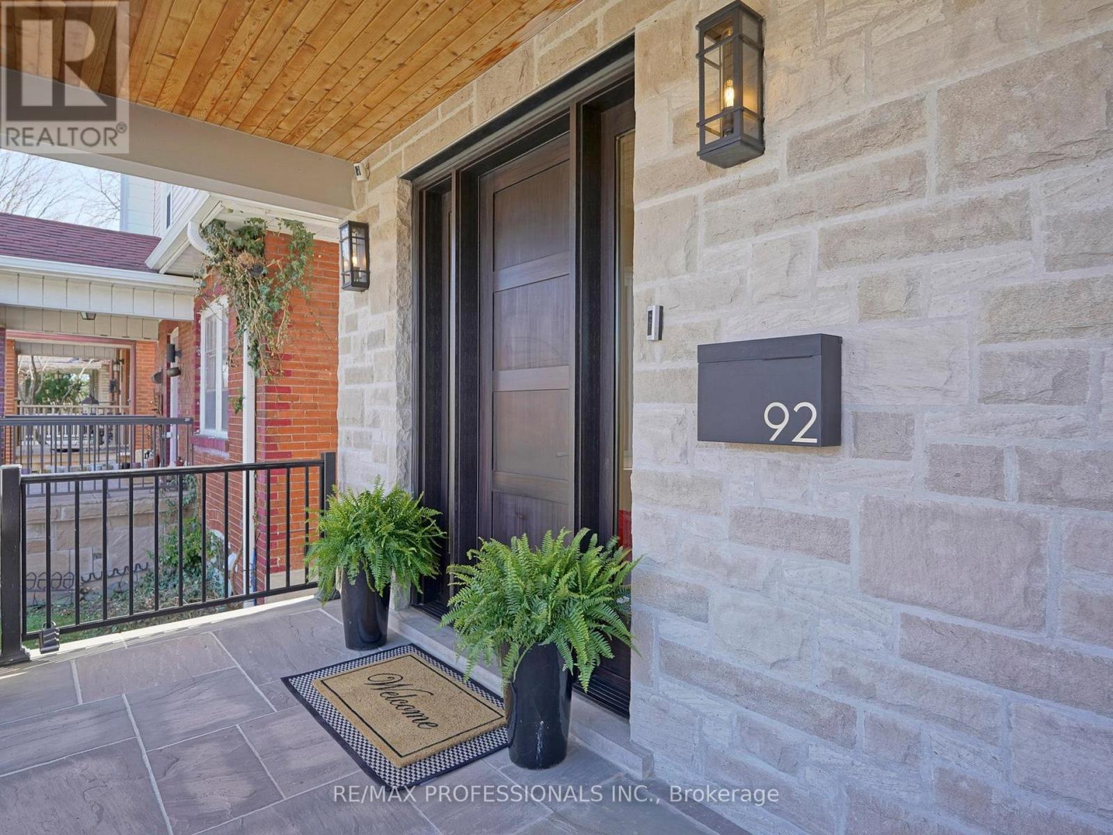 Property at 92 GEORGE STREET image 2