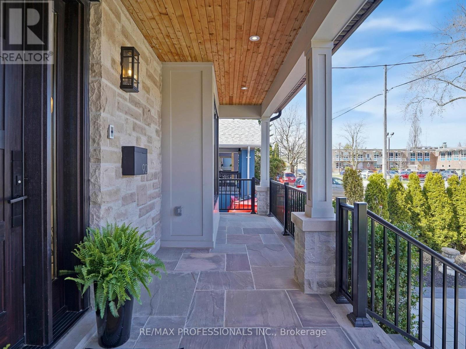 Property at 92 GEORGE STREET image 3