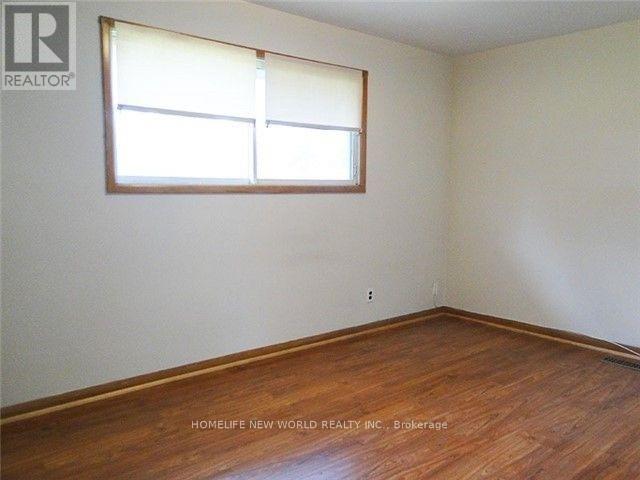 2403 Redfern Road, Burlington, Ontario  L7R 1X8 - Photo 9 - W12114390
