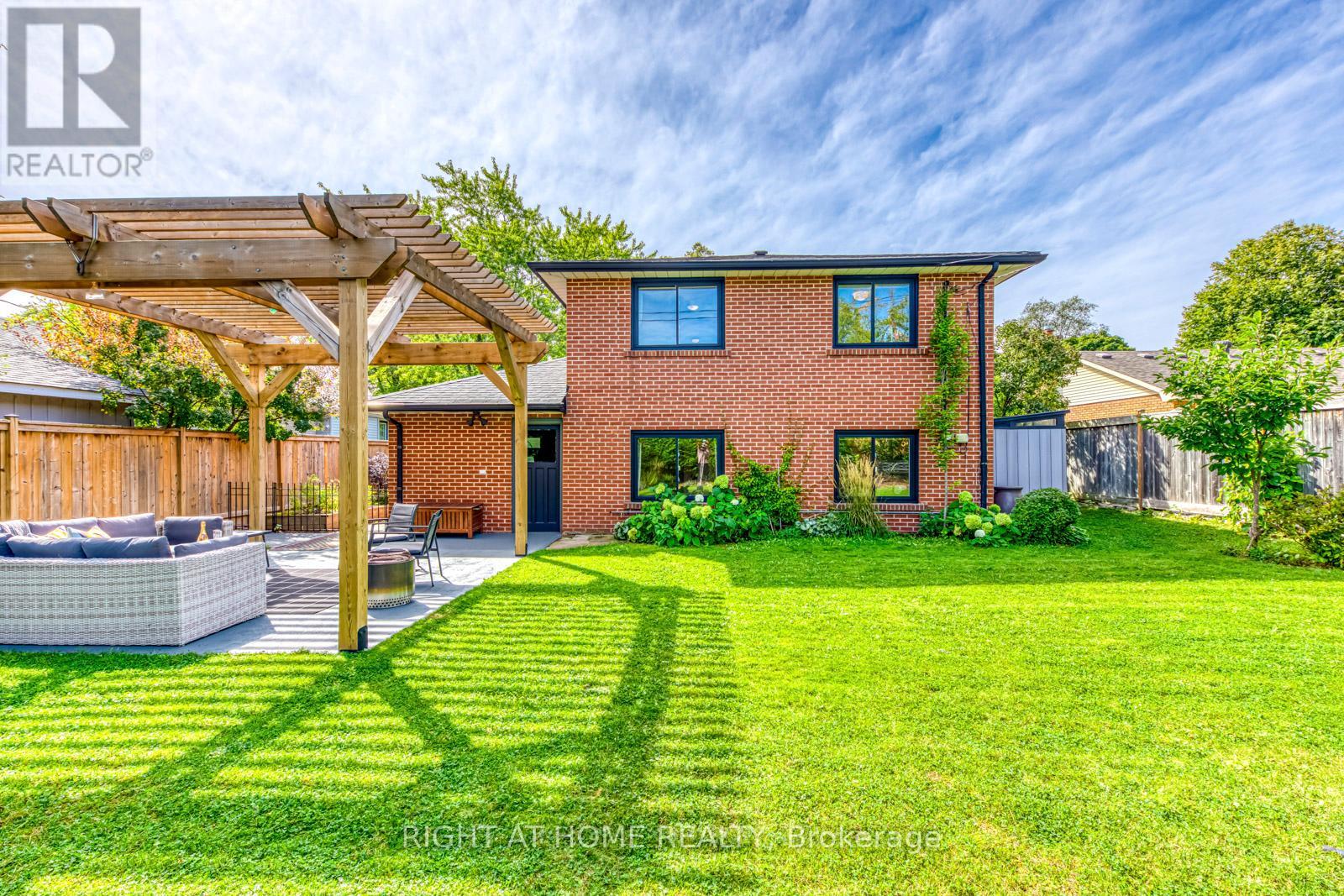 1306 NAPIER CRESCENT, Oakville, Ontario