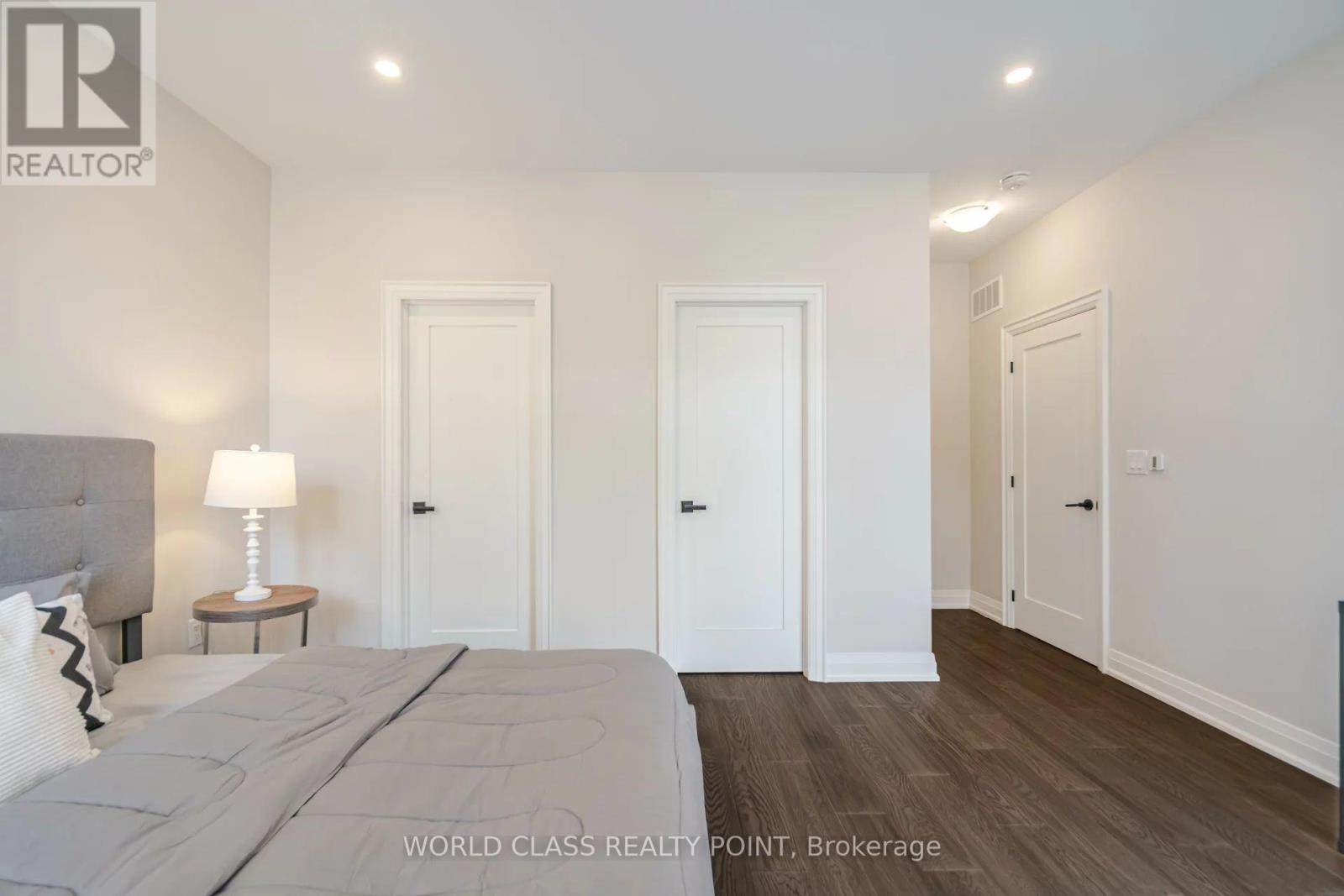 560 Woodview Road, Burlington, Ontario  L7N 3A1 - Photo 28 - W12114404