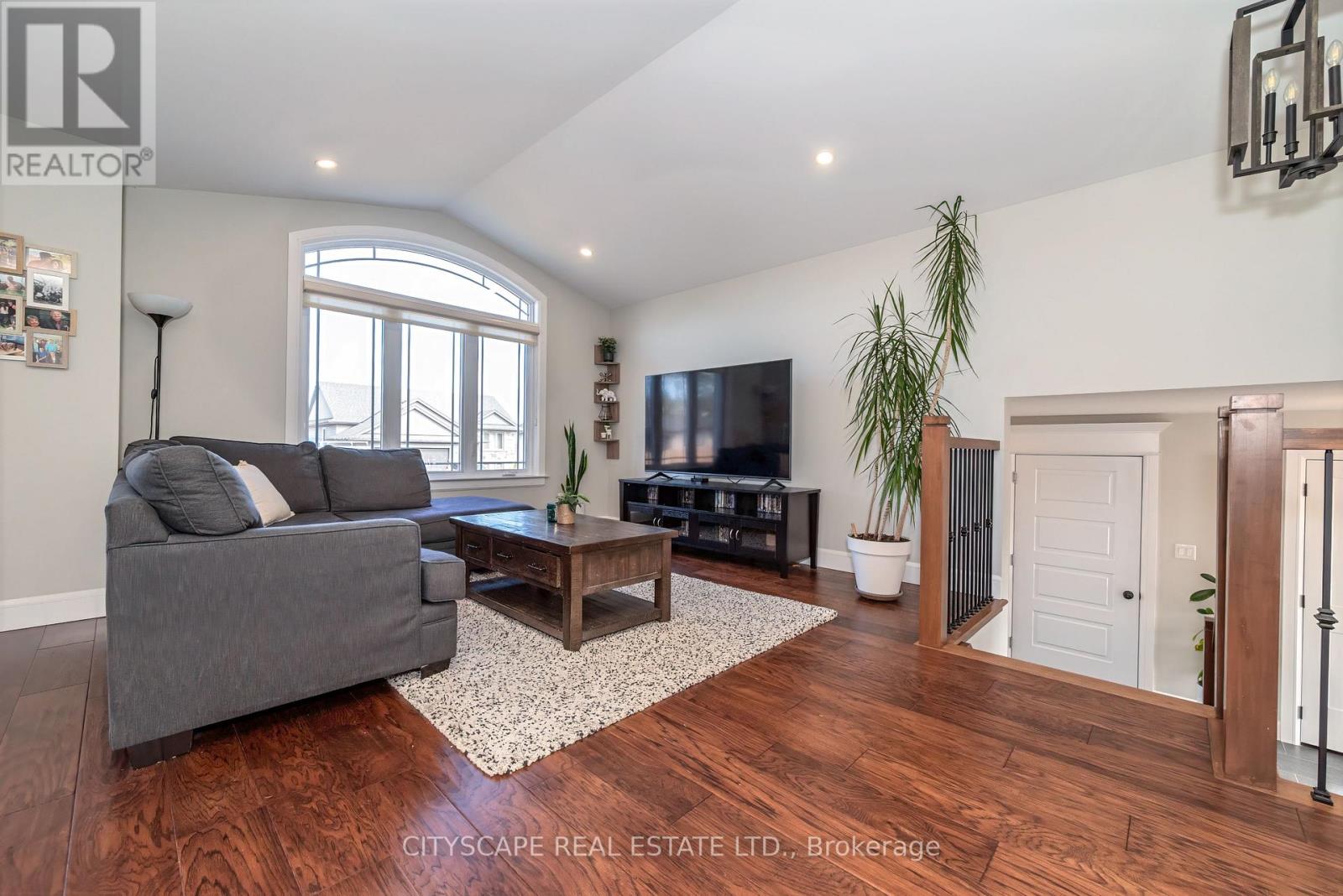17 Drew Street, Petawawa, Ontario  K8H 0G4 - Photo 13 - X12114387