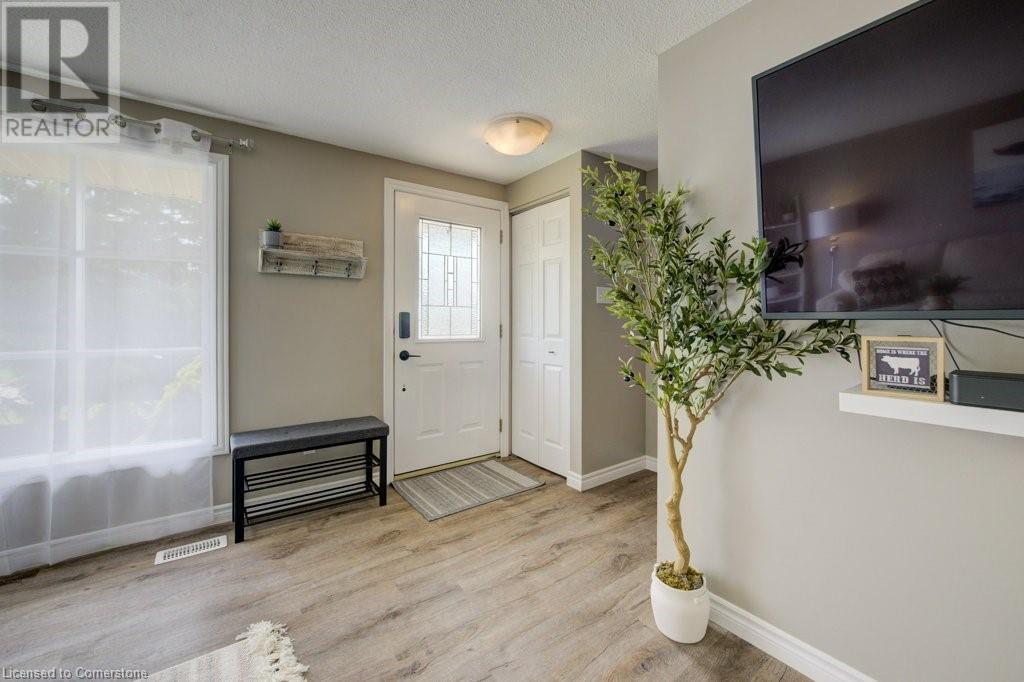 Property at 2 BRIARLEA Road image 4