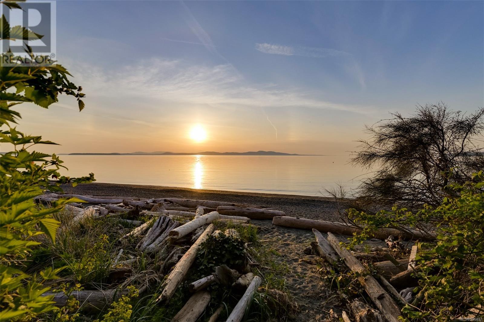 Property at 5155 Cordova Bay Rd image 3