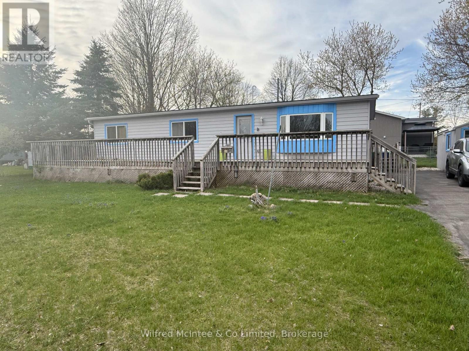 13 Finch Street, Brockton, Ontario  N0G 2V0 - Photo 2 - X12114467