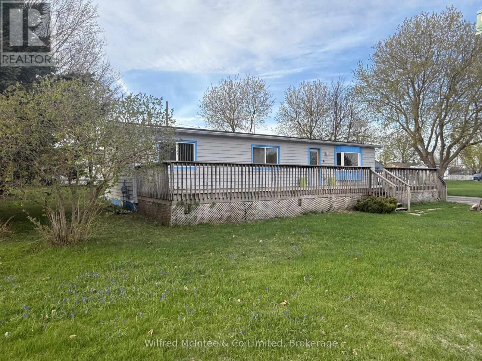 13 Finch Street, Brockton, Ontario  N0G 2V0 - Photo 5 - X12114467