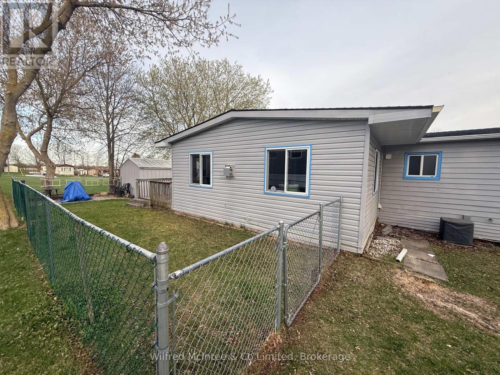 13 Finch Street, Brockton, Ontario  N0G 2V0 - Photo 8 - X12114467