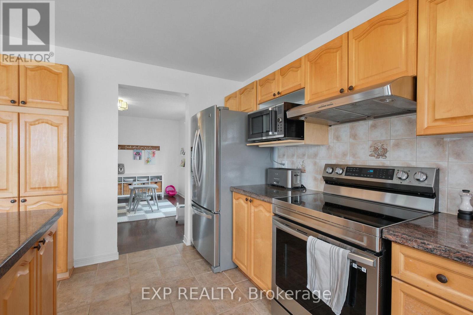 21 Anthony Curro Drive, North Grenville, Ontario  K0G 1J0 - Photo 14 - X12114446