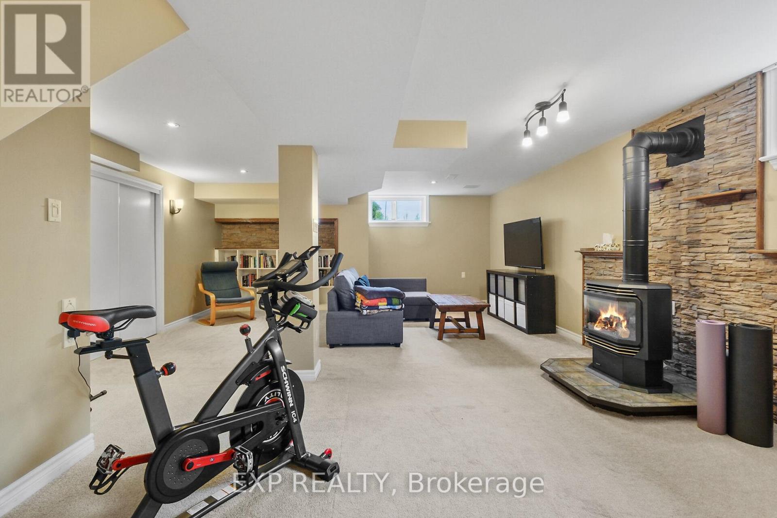 21 Anthony Curro Drive, North Grenville, Ontario  K0G 1J0 - Photo 28 - X12114446