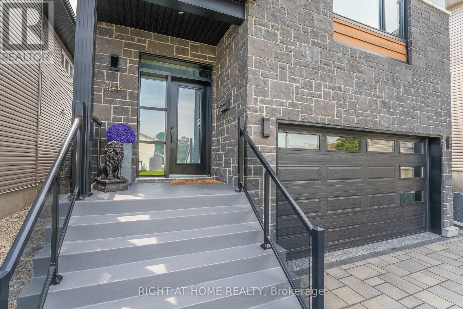 6614 Tooney Drive, Ottawa, Ontario  K1C 6P6 - Photo 5 - X12114478
