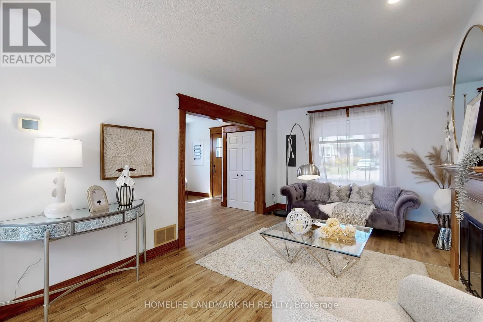 Property at 107 CHURCH STREET S image 3