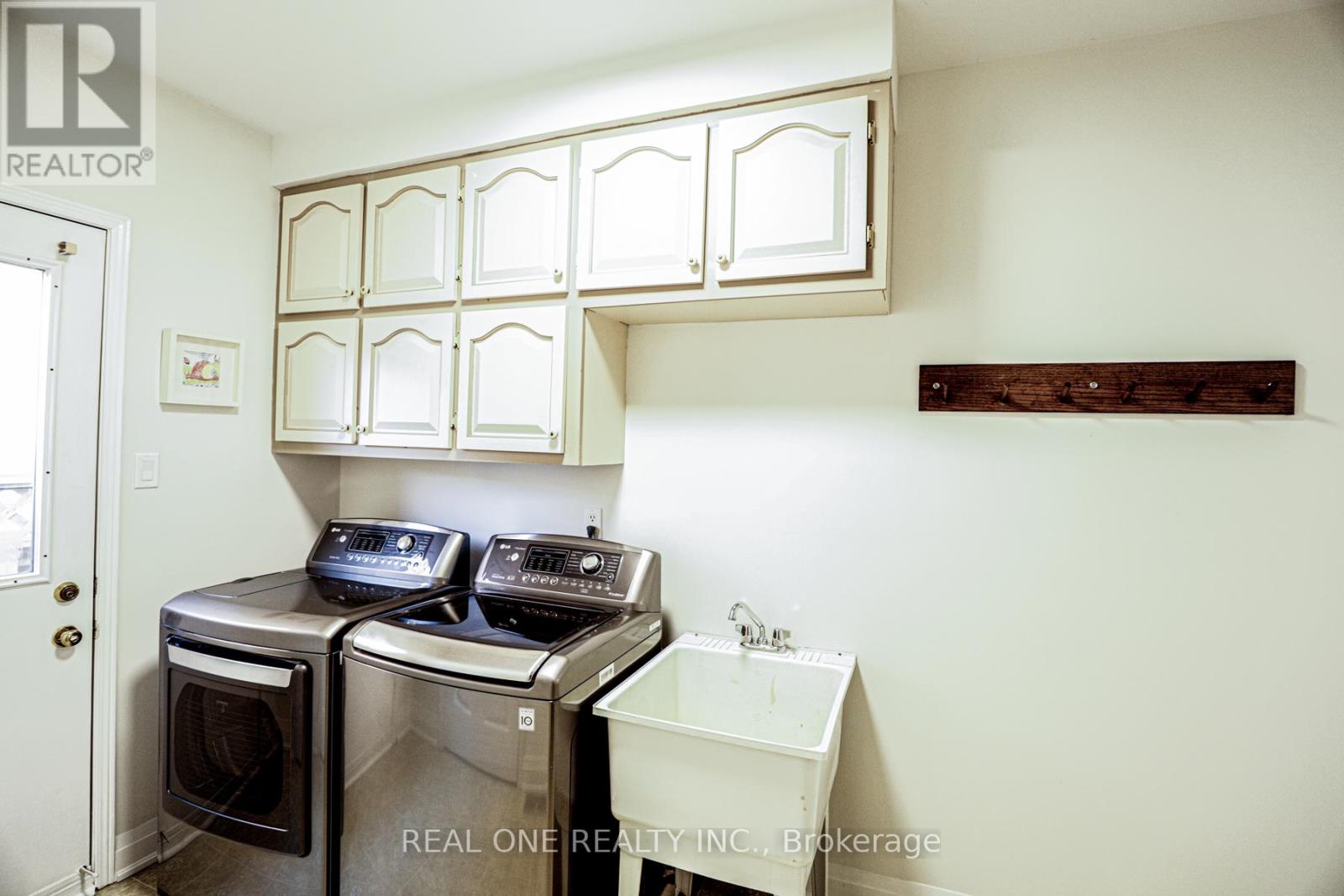 621 Winterton Way, Mississauga (Hurontario), Ontario  L5R 3J3 - Photo 16 - W12114433