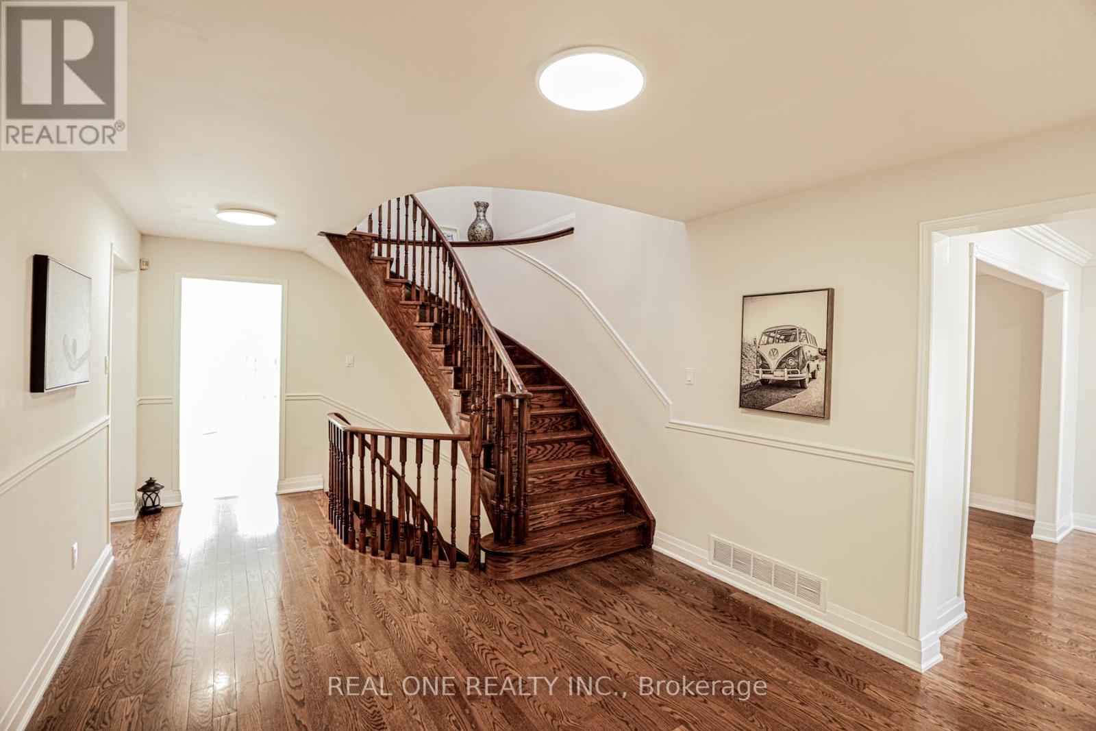 621 Winterton Way, Mississauga (Hurontario), Ontario  L5R 3J3 - Photo 18 - W12114433