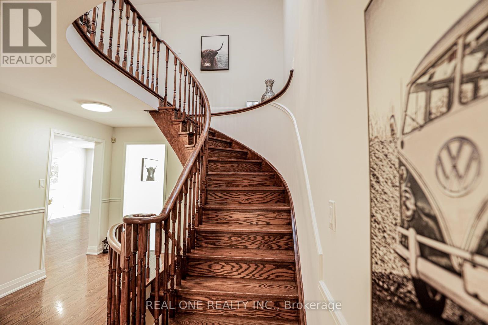 621 Winterton Way, Mississauga (Hurontario), Ontario  L5R 3J3 - Photo 19 - W12114433