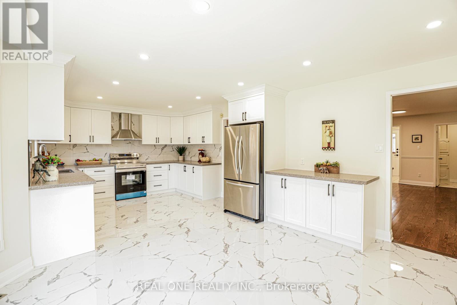Property at 621 WINTERTON WAY image 4