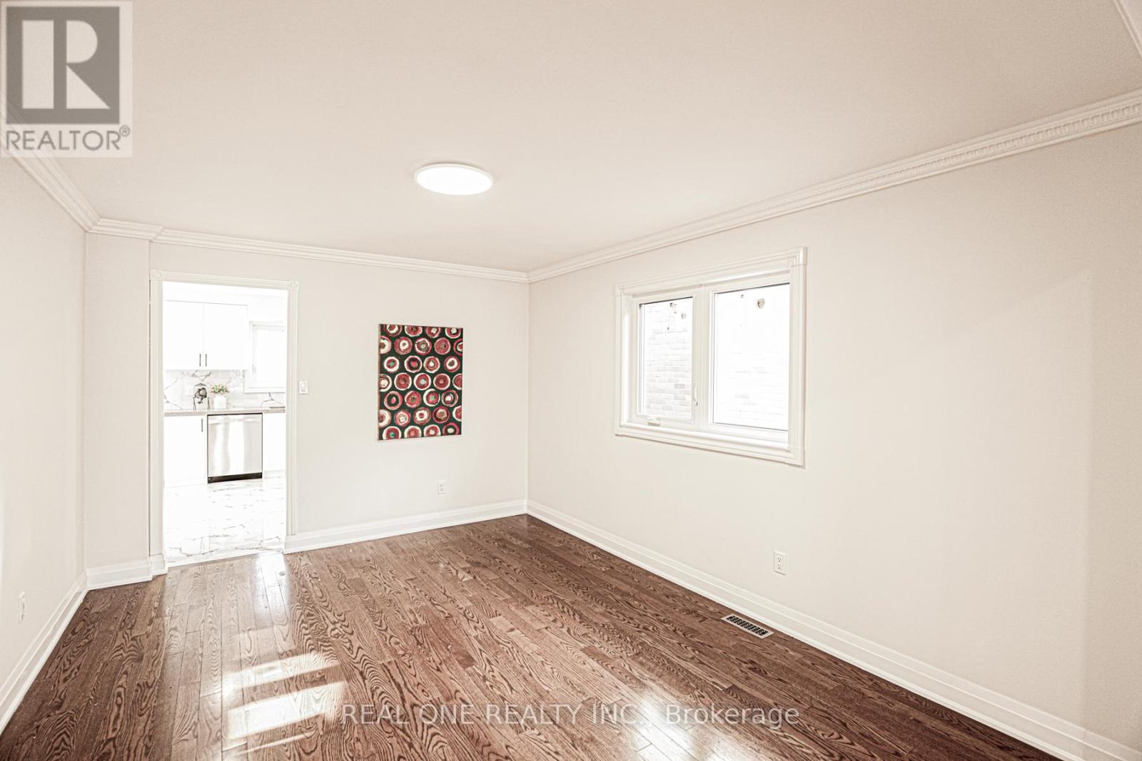 621 Winterton Way, Mississauga (Hurontario), Ontario  L5R 3J3 - Photo 9 - W12114433