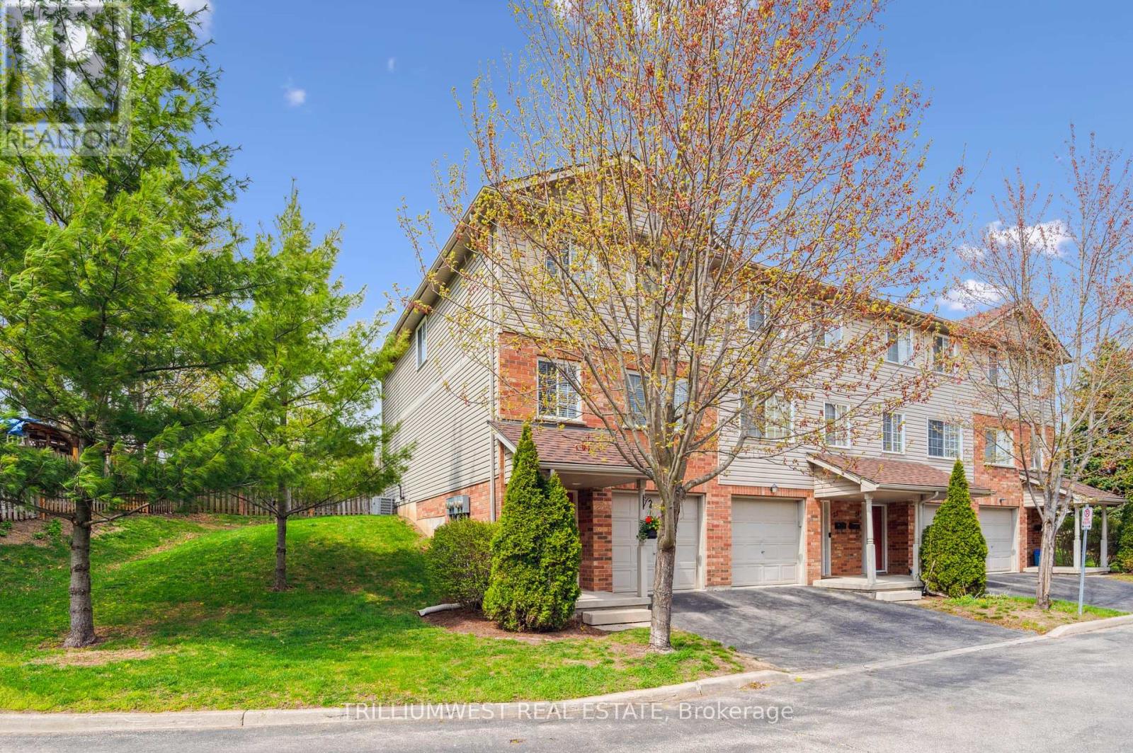 Property at 22 - 120 DUDHOPE AVENUE image 2