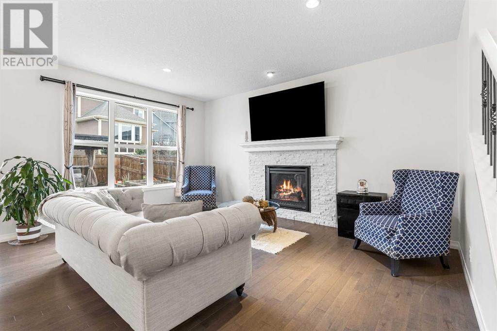 27 Mahogany Passage Se, Calgary, Alberta  T3M 2K6 - Photo 4 - A2216149