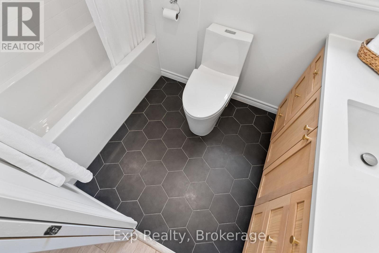 54 Hobbs Drive, Clarington, Ontario  L1C 3L9 - Photo 25 - E12114485