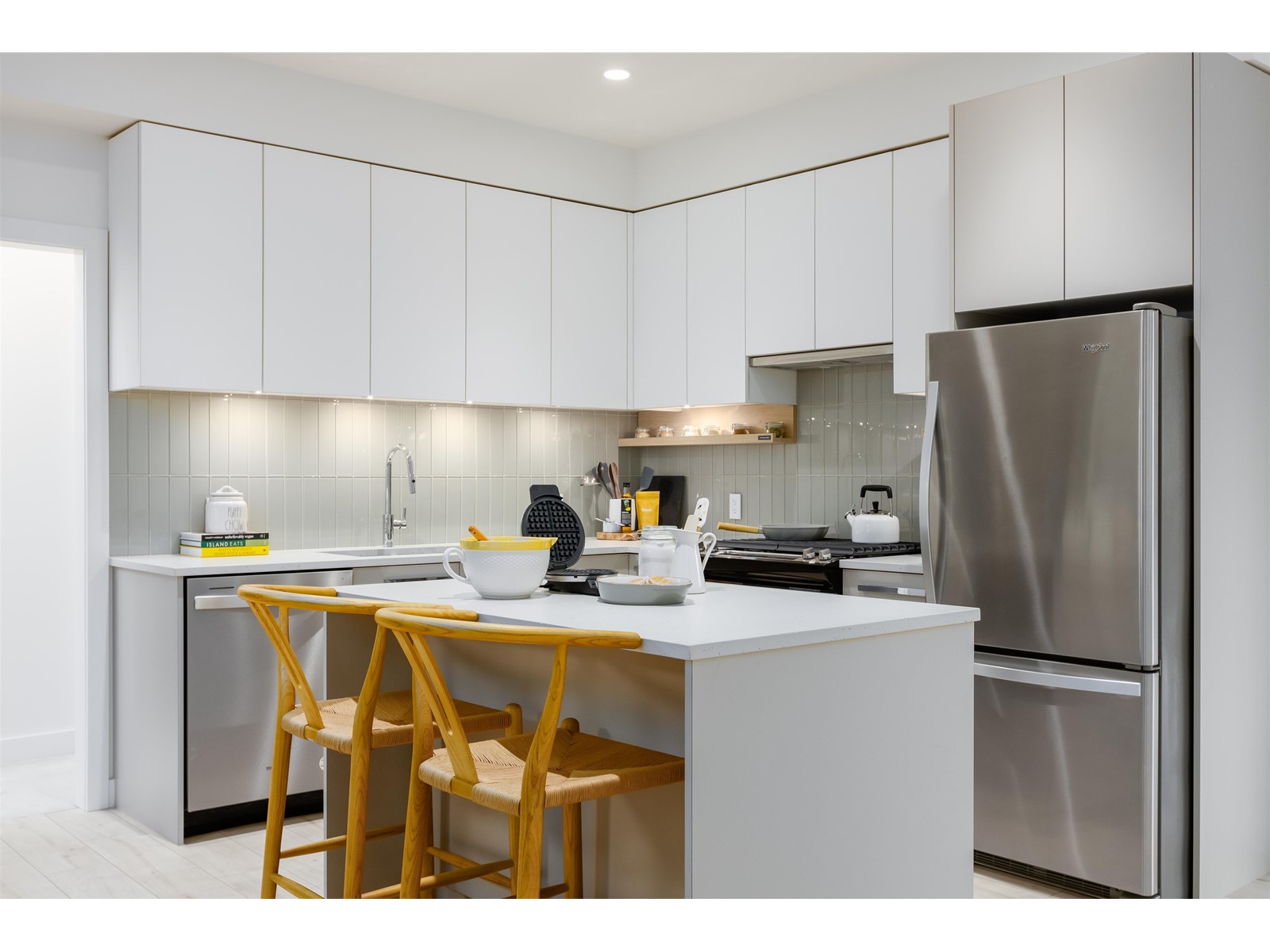 419 13777 75a Avenue, Surrey, British Columbia  V0V 0V0 - Photo 8 - R2996664