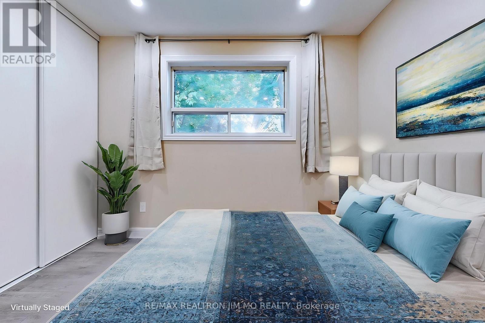 Upper - 153 Hollyberry Trail, Toronto, Ontario  M2H 2P2 - Photo 10 - C12114488