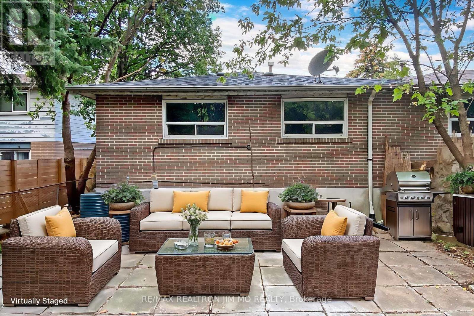 Upper - 153 Hollyberry Trail, Toronto, Ontario  M2H 2P2 - Photo 12 - C12114488