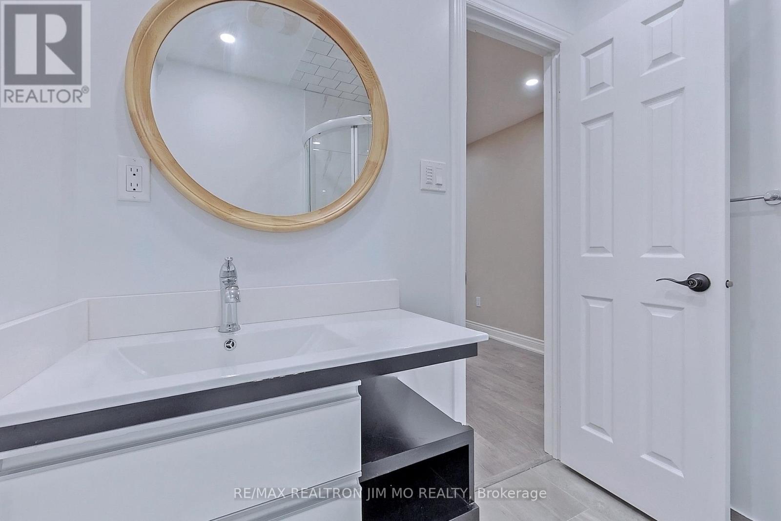 Upper - 153 Hollyberry Trail, Toronto, Ontario  M2H 2P2 - Photo 20 - C12114488