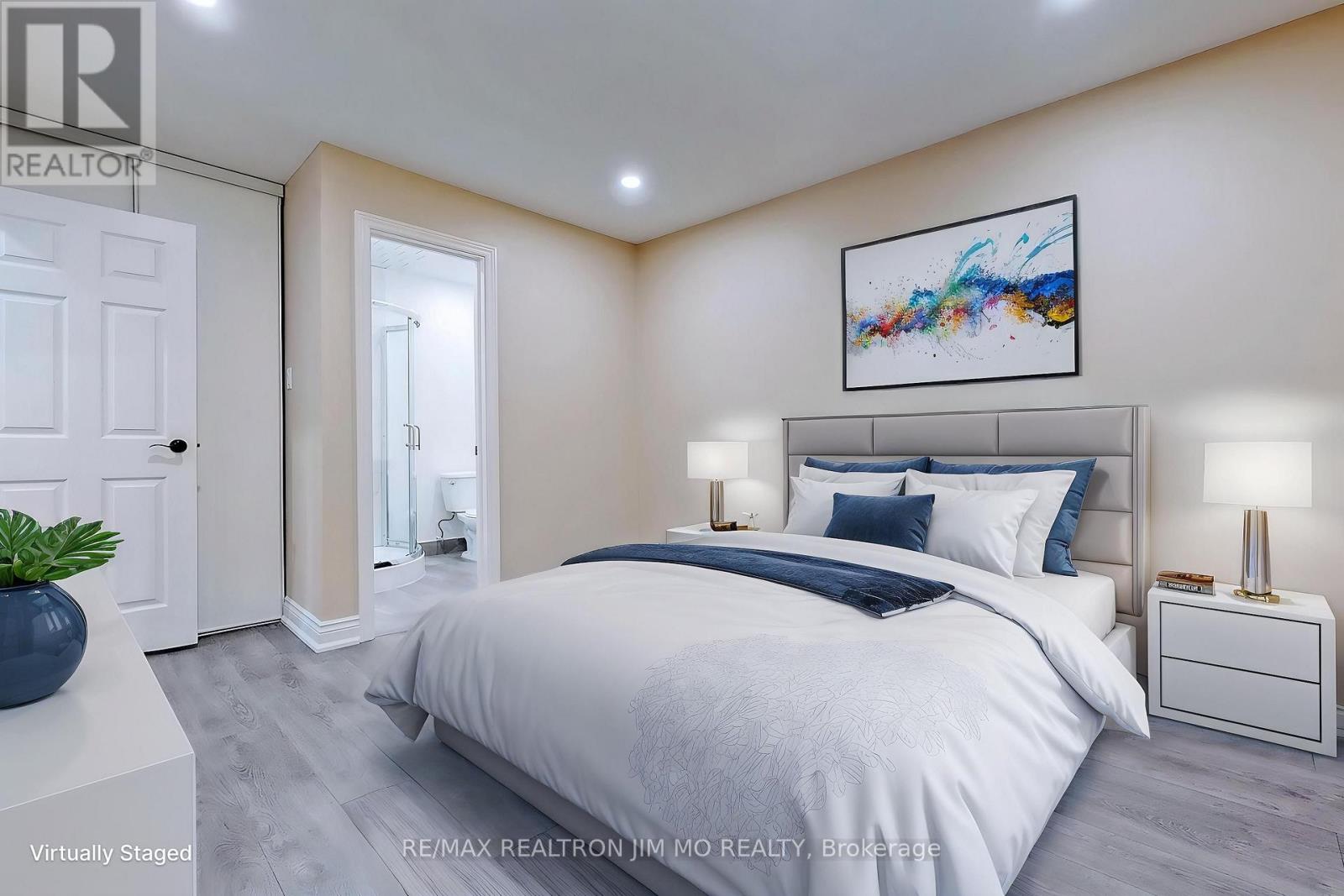 Upper - 153 Hollyberry Trail, Toronto, Ontario  M2H 2P2 - Photo 9 - C12114488