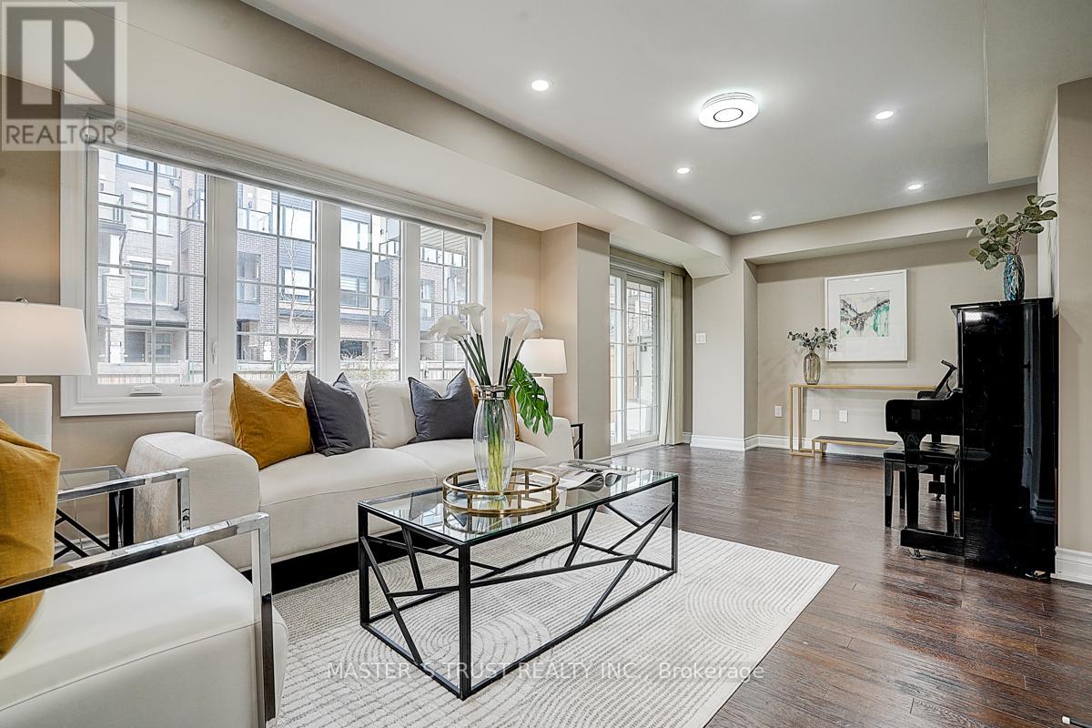 10 Creekvalley Lane, Markham, Ontario  L6C 0Y7 - Photo 10 - N12114487