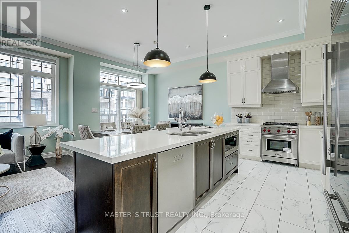 10 Creekvalley Lane, Markham, Ontario  L6C 0Y7 - Photo 17 - N12114487