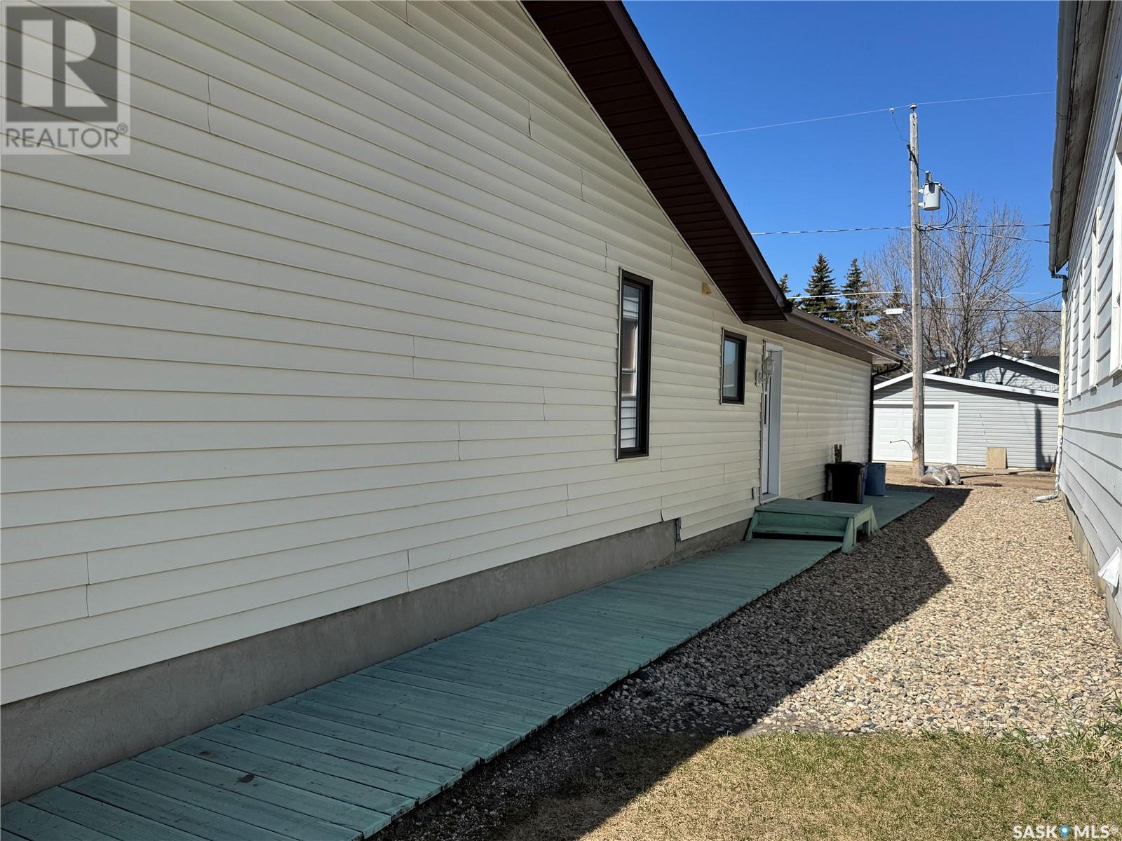 56 Mayo Street, Lanigan, Saskatchewan  S0K 2M0 - Photo 41 - SK996506
