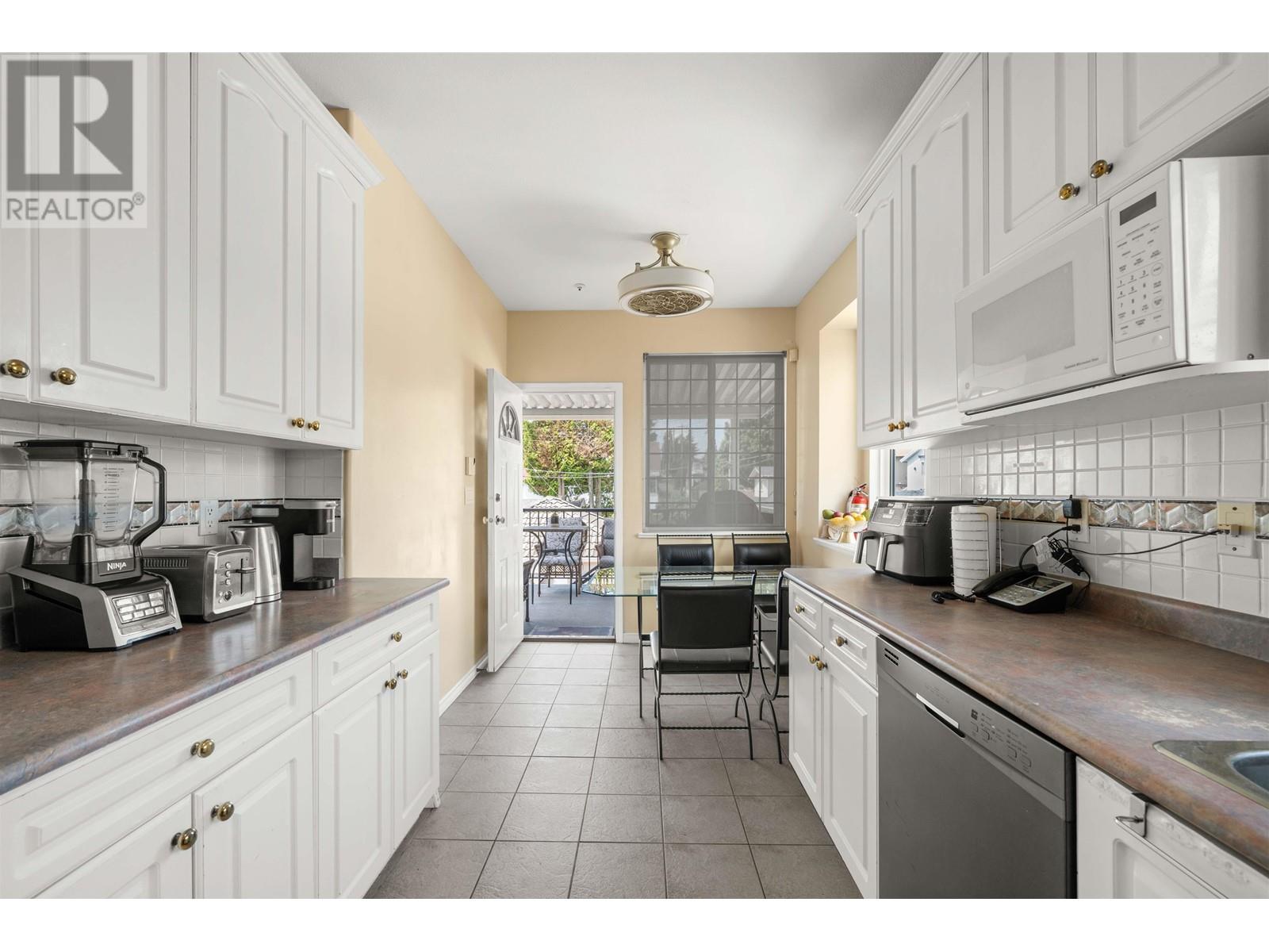 5323 Dumfries Street, Vancouver, British Columbia  V5P 3A3 - Photo 11 - R2950457