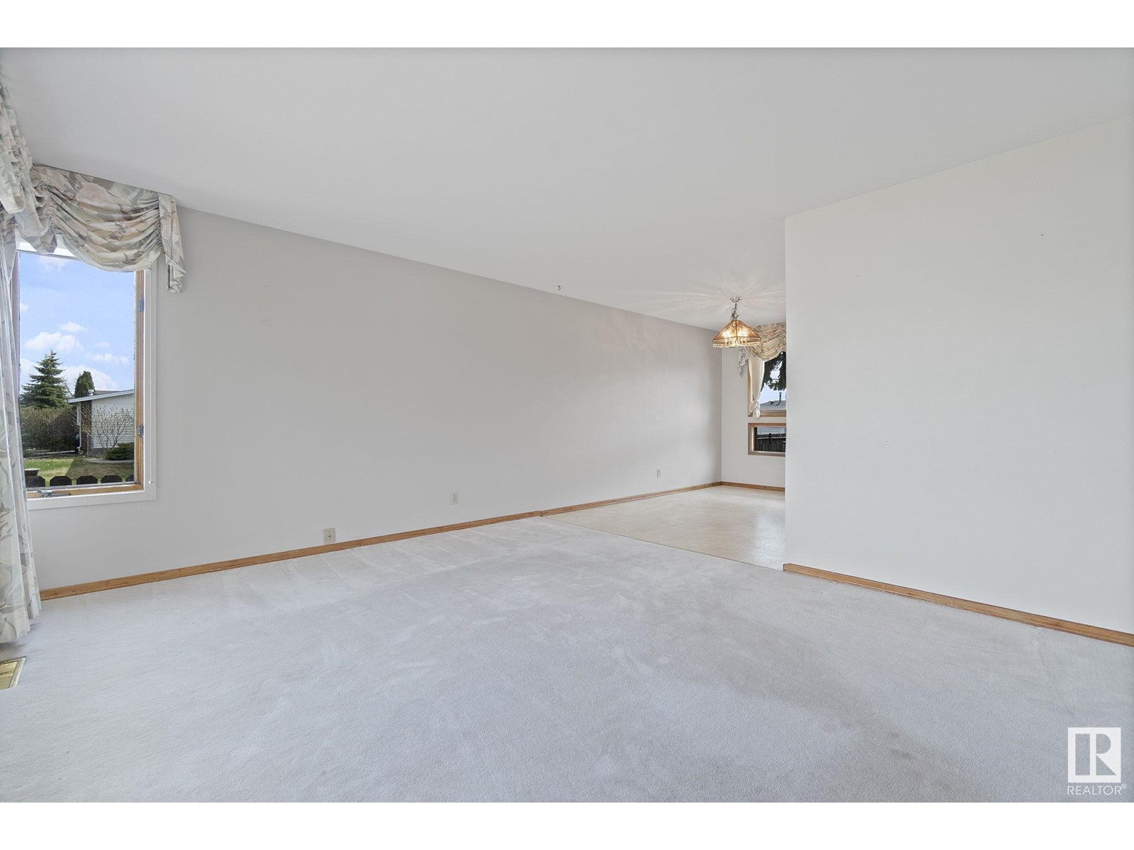 Property at 7511 132 AV NW image 4