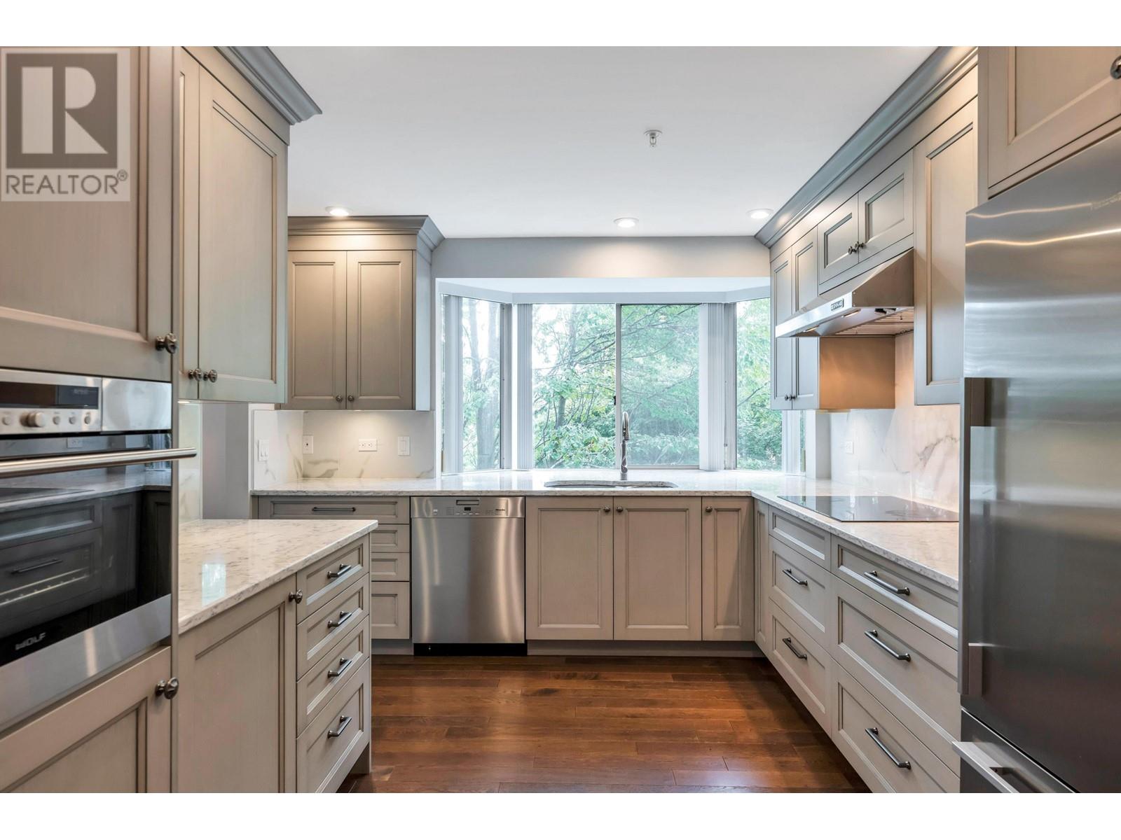 Listing Picture 12 of 31 : 403 2288 W 40TH AVENUE, Vancouver / 溫哥華 - 魯藝地產 Yvonne Lu Group - MLS Medallion Club Member