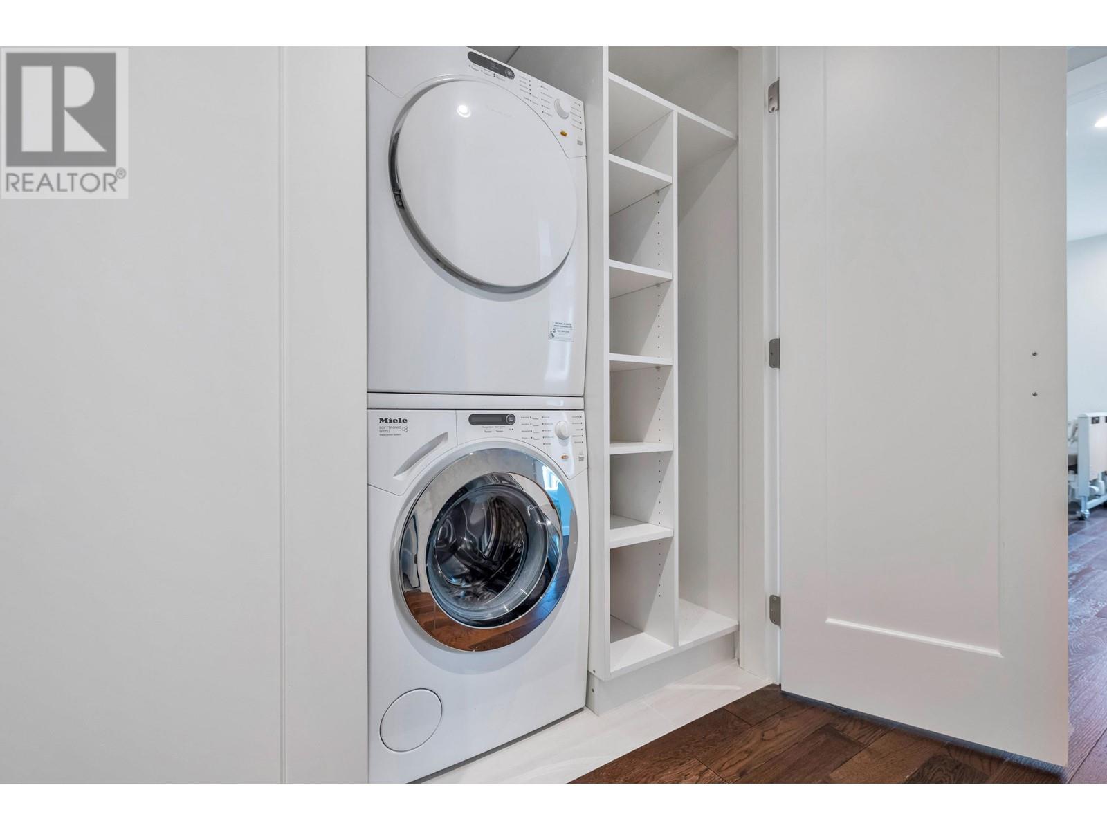 Listing Picture 26 of 31 : 403 2288 W 40TH AVENUE, Vancouver / 溫哥華 - 魯藝地產 Yvonne Lu Group - MLS Medallion Club Member