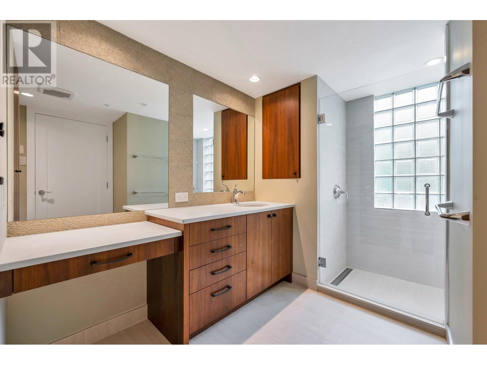 Listing Picture 19 of 31 : 403 2288 W 40TH AVENUE, Vancouver / 溫哥華 - 魯藝地產 Yvonne Lu Group - MLS Medallion Club Member