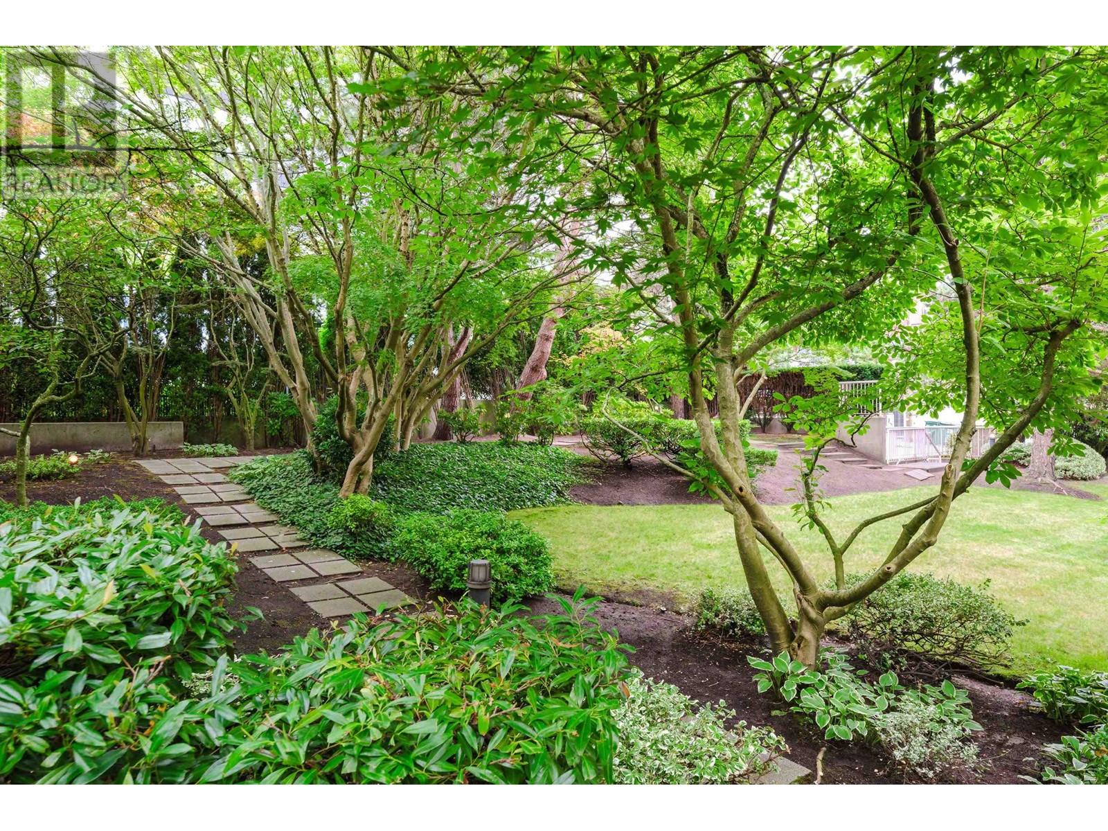 Listing Picture 30 of 31 : 403 2288 W 40TH AVENUE, Vancouver / 溫哥華 - 魯藝地產 Yvonne Lu Group - MLS Medallion Club Member