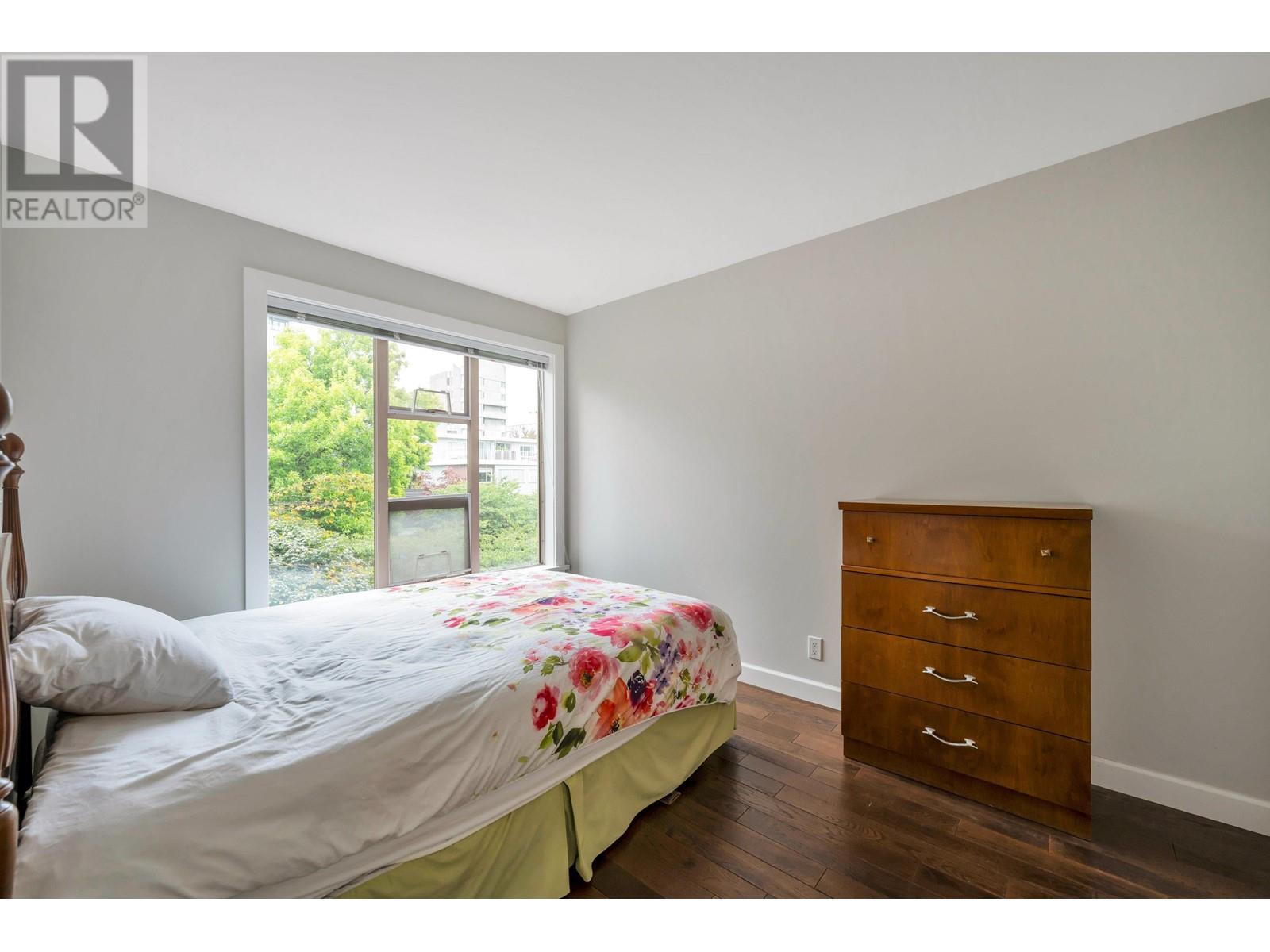 Listing Picture 21 of 31 : 403 2288 W 40TH AVENUE, Vancouver / 溫哥華 - 魯藝地產 Yvonne Lu Group - MLS Medallion Club Member